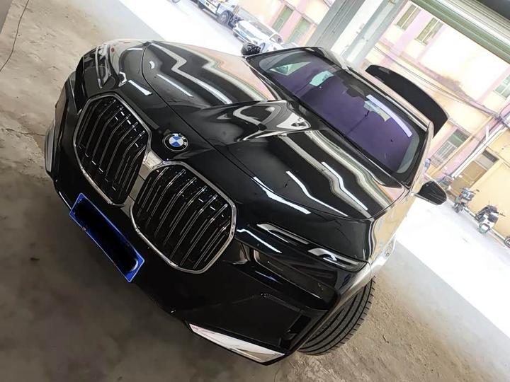 7 Series 2023 735Li M Sport Package