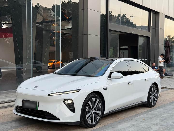 ET7 2024 75kWh Executive