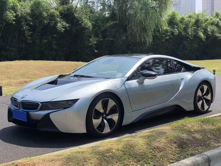 i8 2014 Standard