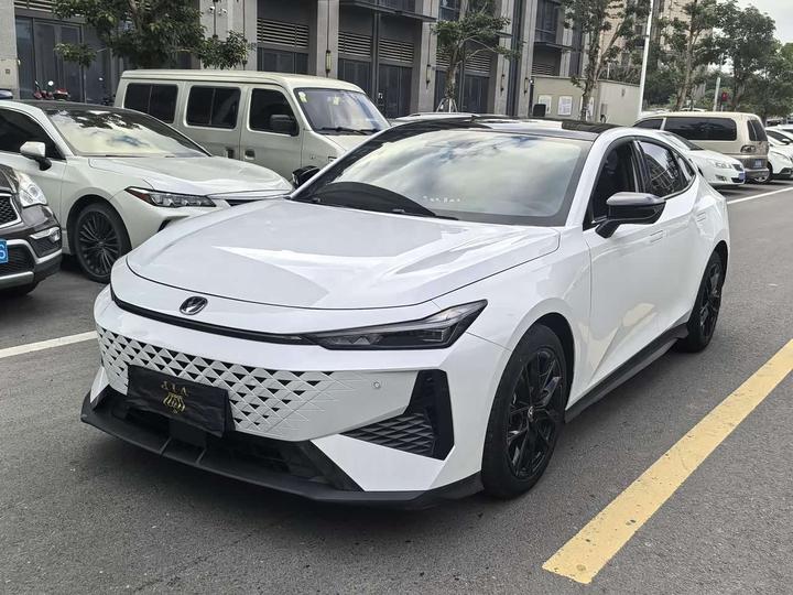 UNI-V 2024 1.5T Exclusive
