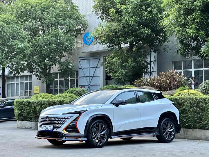 UNI-T 2020 1.5T Flagship