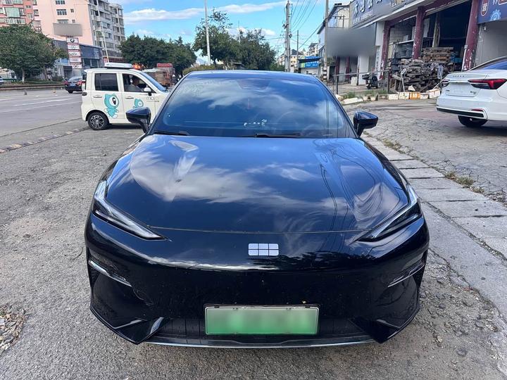 E8 2024 550km RWD MAX