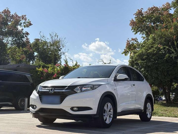 Vezel 2017 1.5L CVT RWD Comfort
