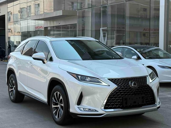 RX 2020 300 RWD Comfort China VI