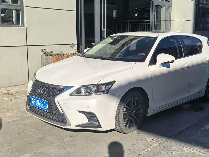 CT 2017 CT200h Comfort China VI