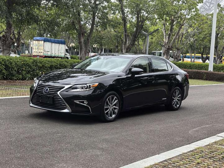 ES 2015 300h Comfort