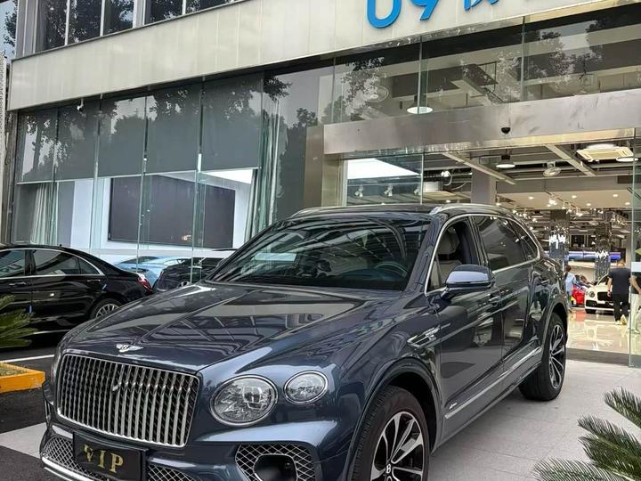 Bentayga 2023 4.0T V8 Long Wheelbase