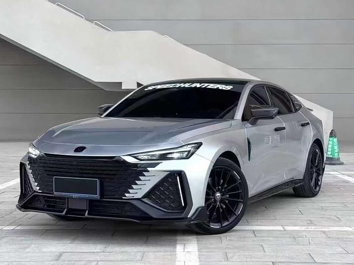 UNI-V 2022 1.5T Premium