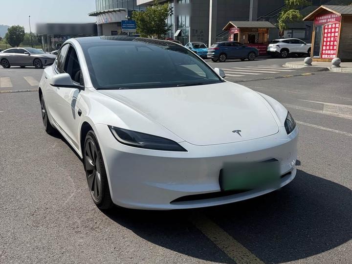 Model 3 2023 RWD