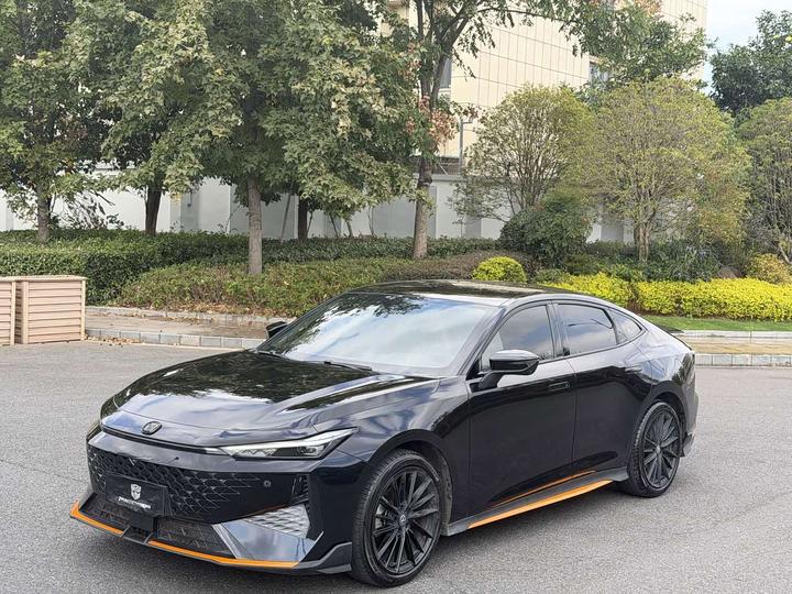 UNI-V 2024 1.5T Premium Sport