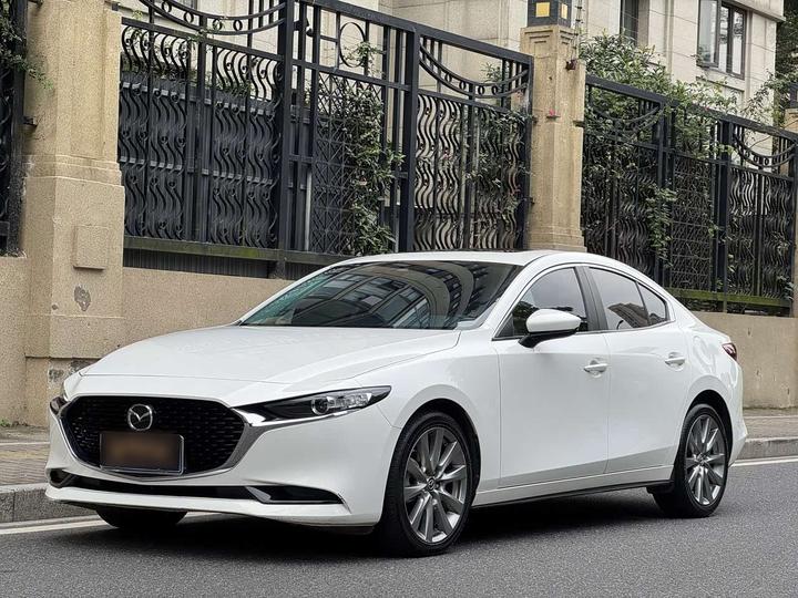 3 Axela 2022 2.0L AT