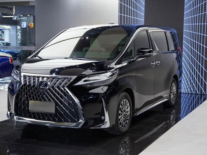 LM 2020 300h 4-Seater Royal