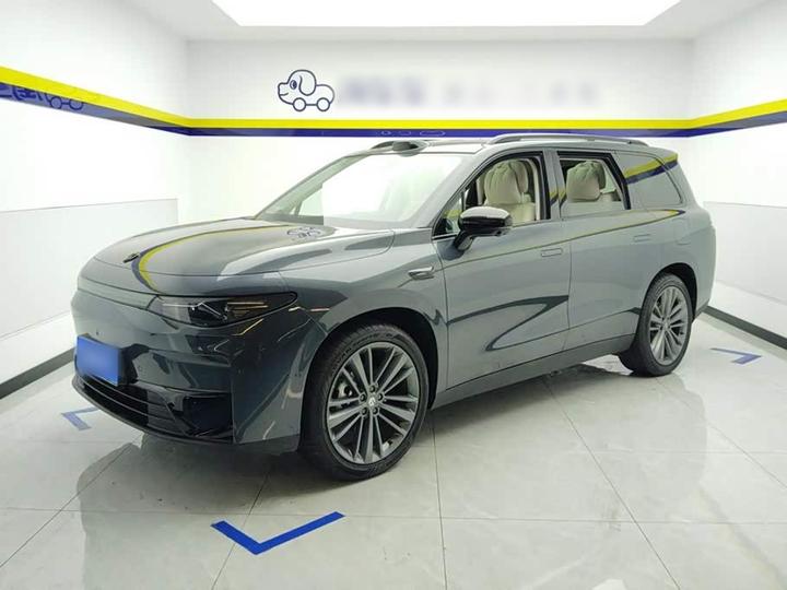 C16 2024 EV 520 Exclusive