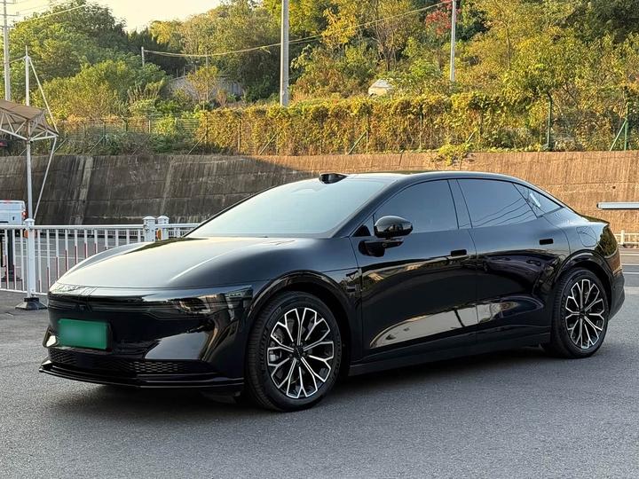 007 2025 RWD ADAS 75kWh