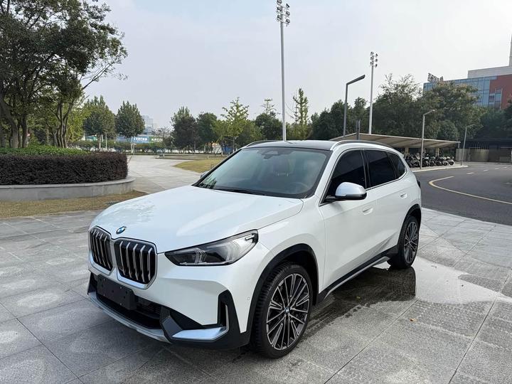 X1 2023 xDrive25Li X Design Package