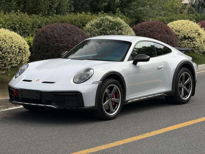 911 2023 Dakar 3.0T