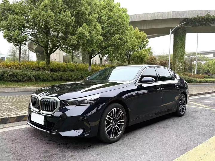 5 Series 2025 525Li M Sport Package