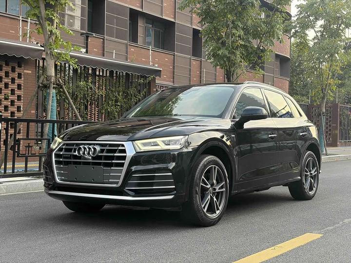 Q5L 2020 45 TFSI Exclusive Fashion