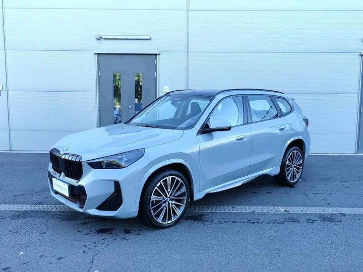 X1 2026 xDrive25Li M M Sport Night Package