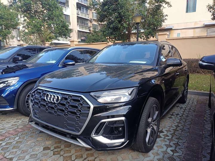 Q5L 2022 45T Luxury