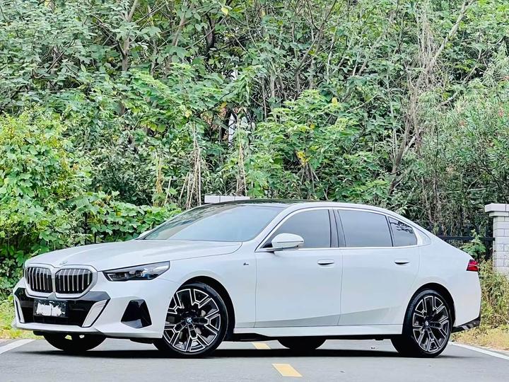 5 Series 2025 530Li Exclusive M Sport Package