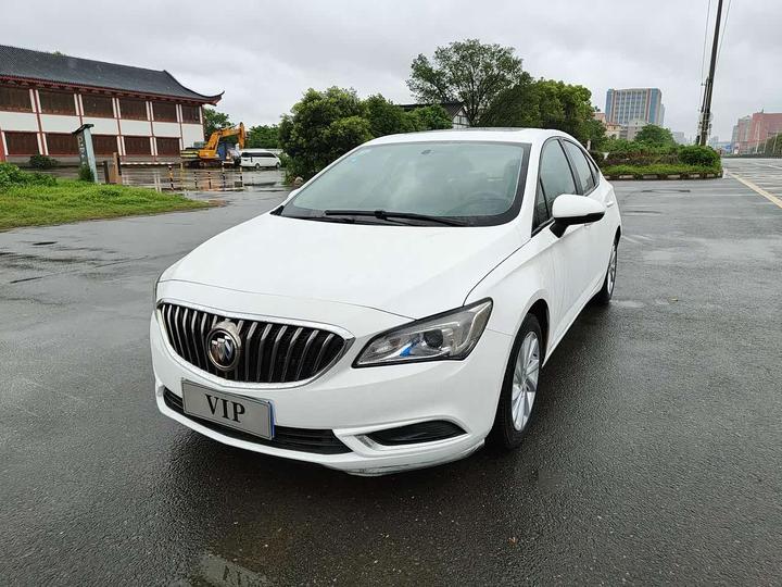 Verano 2015 Sedan 15S AT Progressive