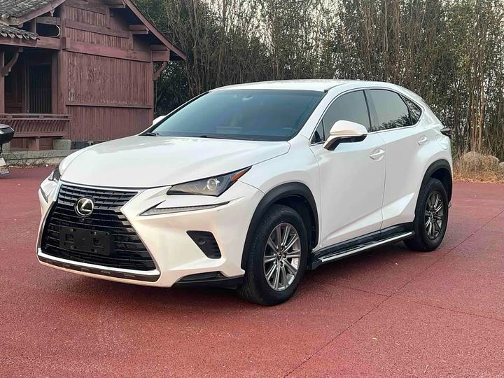 NX 2017 300 FWD