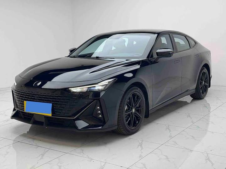 UNI-V 2022 1.5T Premium