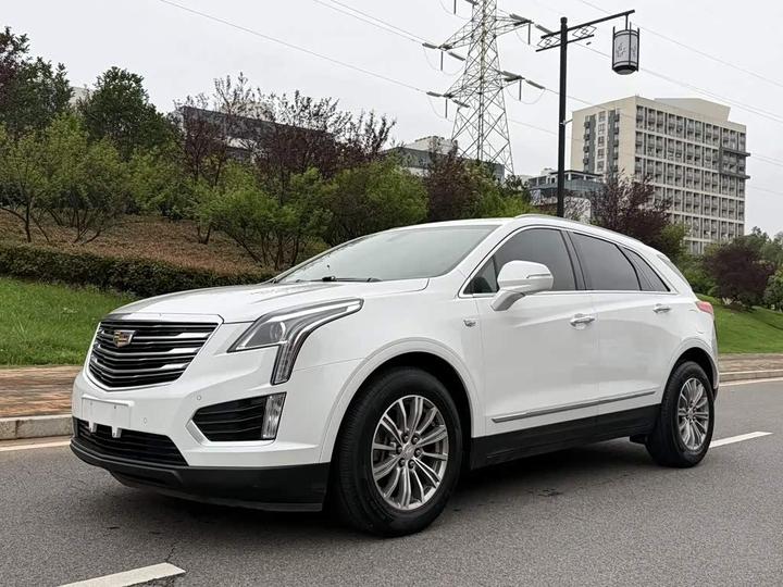 XT5 2018 25T Luxury