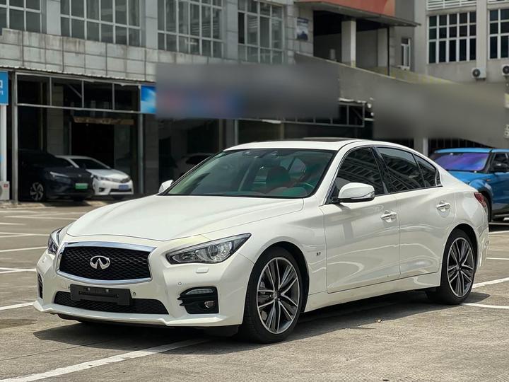 Q50 2014 3.7L Luxury Sport