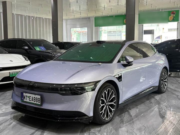 007 2025 RWD ADAS 75kWh