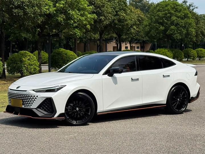 UNI-V 2024 2.0T