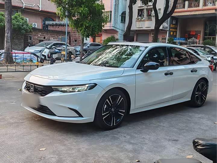 Honda 型格 2023款 HATCHBACK 240TURBO CVT幻夜·豪华版