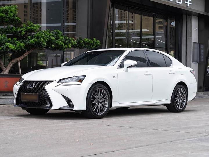 GS 2017 300 F SPORT