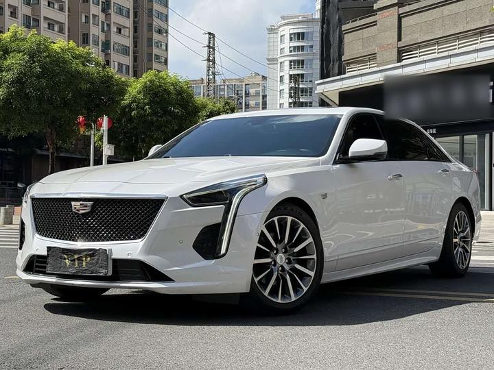 CT6 2019 28T Leading Sport