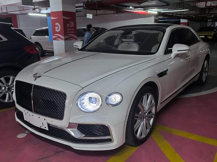 Flying Spur 2024 4.0T V8 Standard