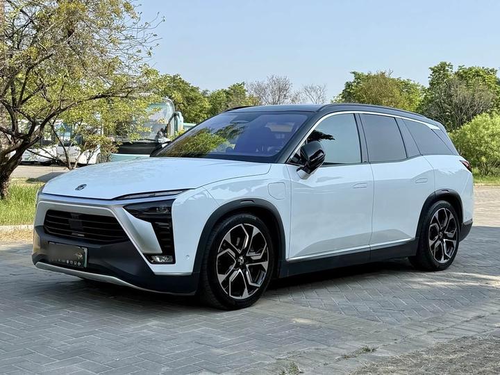 ES8 2020 415KM 6-Seater
