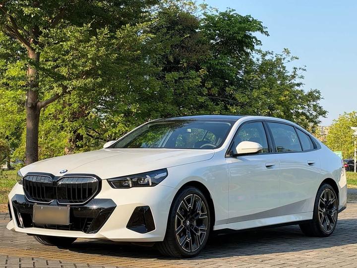 5 Series 2026 530Li Exclusive M Sport Package