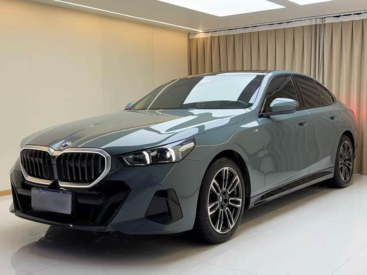 5 Series Imported 2024 525i M Sport Package