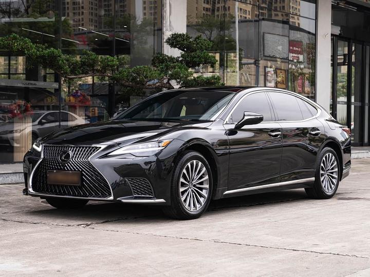 LS 2024 500h Luxury