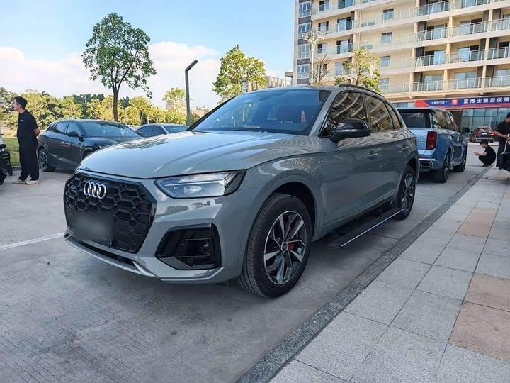 Q5L 2025 40 TFSI Luxury Dynamic