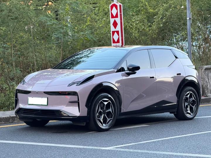 X 2025 5-Seater RWD