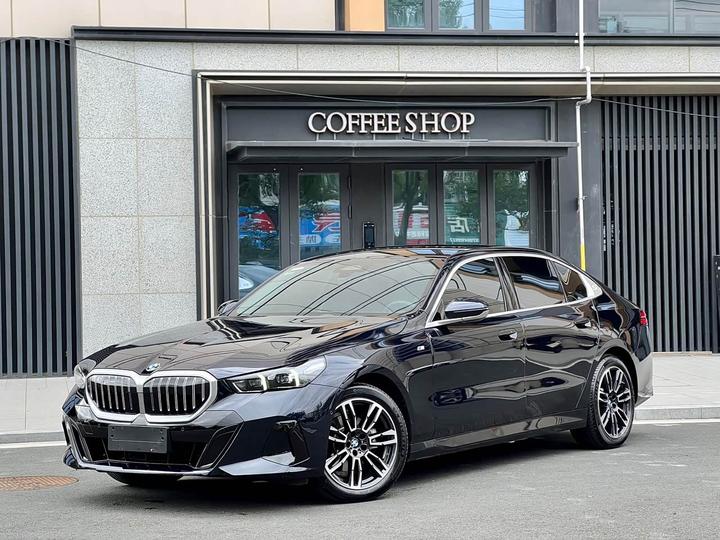 5 Series 2025 525Li M Sport Package