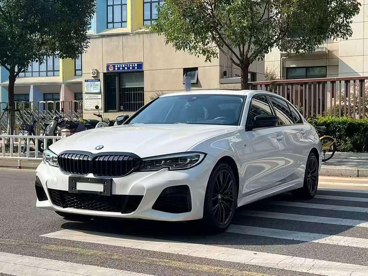 3 Series 2022 325Li M Sport Package