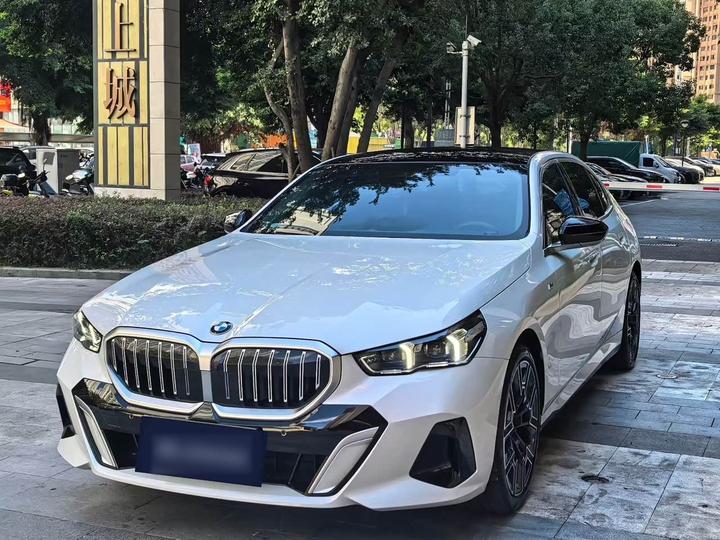 5 Series 2025 530Li Exclusive M Sport Package