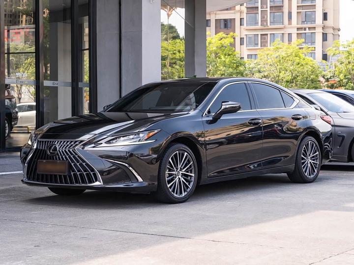 ES 2022 300h Exclusive