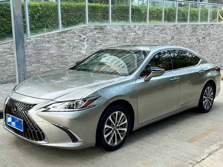 ES 2021 200 Luxury
