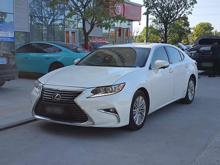 ES 2015 200 Elite