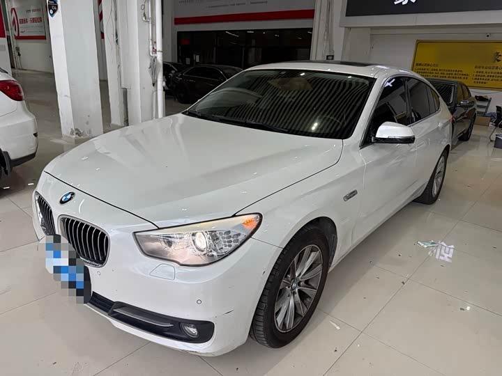 5 SeriesGT 2015 528i Leading