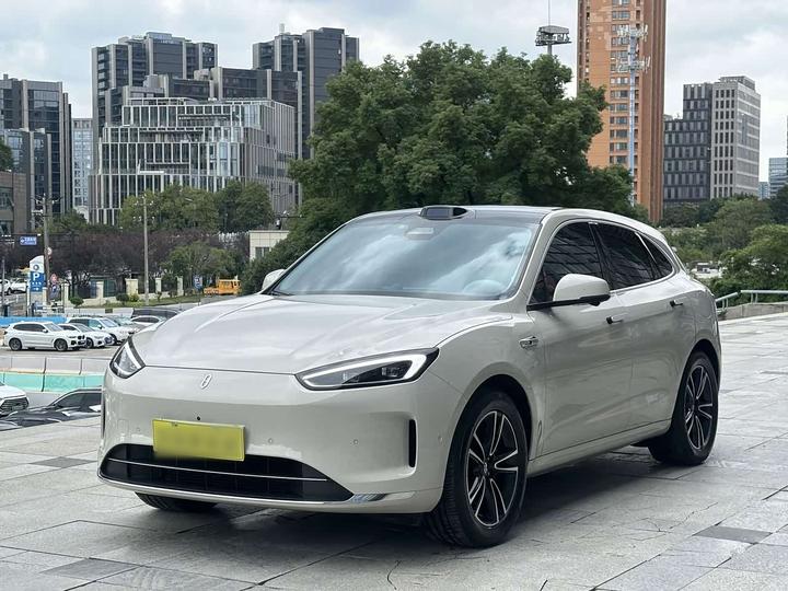 M5 2025 EREV Ultra RWD